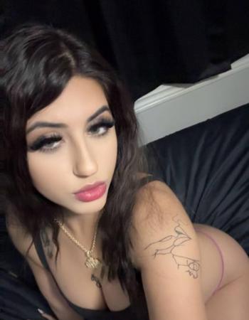 Mia, 23 Asian female escort, Sudbury