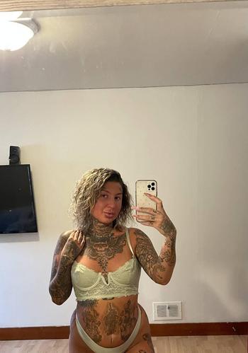 Karma sutra, 24 Caucasian/White female escort, Sudbury