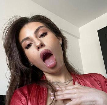 Maddie, 26 Caucasian/White female escort, Sudbury