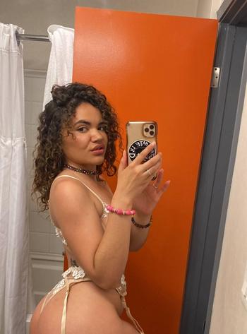 Vivia, 25 Caucasian/White female escort, Sudbury