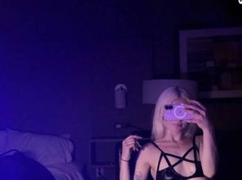 sunshinexo, 24 Caucasian/White female escort, Sudbury